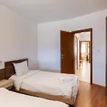 In Διαμέρισμα *